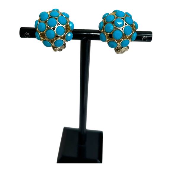 Vintage Light Turquoise Blue Tone Cluster Gold Tone Button Clip On Earrings - Picture 2 of 5